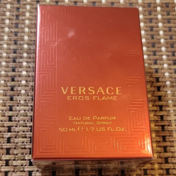 Versace Eros Flame Eau de Parfum 50ml 1.7oz - Picture 1 of 5